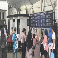 Antrean Warga Mengular di Disdukcapil, Urus Identitas Kependudukan Digital