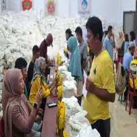 Desa Sukamandijaya Salurkan Bantuan Pangan untuk 5.250 KPM Selama Empat Hari