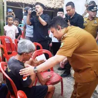 Bupati Subang, Kang Rey Berikan Santunan Korban Insiden Sisingaan
