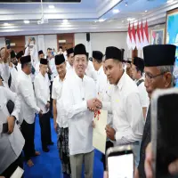 Serahkan 243 Sertipikat Tanah Wakaf di Jawa Tengah, Menteri Nusron: Bagian dari Program Prioritas Nasional Selesaikan Kepastian Hukum Aset Umat