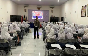 Satlantas Polres Purwakarta Edukasi Pelajar Lewat Police Goes To School