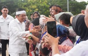 Kang Dedi Mulyadi Targetkan Semua Rumah di Jawa Barat Teraliri Listrik