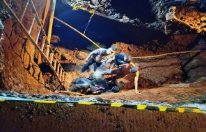 Dua Pekerja Proyek Saluran Air PDAM Purwakarta Tertimbun Longsor, Akibat Hujan Deras dan Kendaraan Berat Melintas