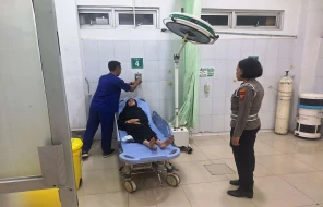 Aksi Heroik Kasat Lantas, Selamatkan Wanita Pingsan di Jalan Raya