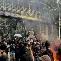 Puncak Demo Indonesia Gelap: BEM SI Gelar Aksi di Istana Negara Saat Pelantikan Kepala Daerah
