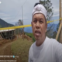 Gubernur Jawa Barat Dedi Mulyadi Tinjau Lereng Gunung Tangkuban Perahu yang Viral Akibat Pembabatan Lahan