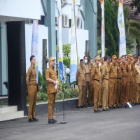 Ngabret! Pasca Libur Lebaran Bupati Subang Pimpin Apel Gabungan ASN: Dorong Semangat Pelayanan dan Pembangunan