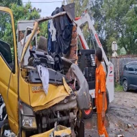 Truk Muatan Gula Merah Kecelakaan di Tol Cipularang KM 93B, 1 Tewas