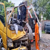 Truk Muatan Gula Merah Kecelakaan di Tol Cipularang KM 93B, Korban 1 Tewas, Satu Luka Berat