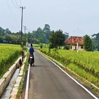 Warga Subang Dambakan Jalan Mulus Seperti di Lembur Pakuan
