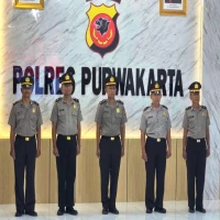 Jelang Pensiun, Lima Personel Polres Purwakarta Raih Kenaikan Pangkat Pengabdian, Tanpa Pelanggaran Selama Bertugas