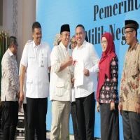 Percepat Pendaftaran Tanah di Sumut, Menteri Nusron Serahkan 875 Sertipikat Tanah