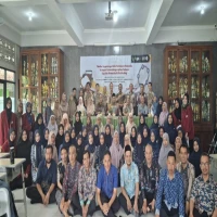 Pengembangan Kompetensi bagi Guru Matematika MTs Kota Bandung Bersama Prodi Pendidikan Matematika dan Prodi Matematika FPMIPA UPI