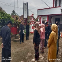 Giatkan Disiplin Kerja Perangkat Desa, Pemcam Cikaum Gelar Apel Pagi