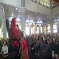 Mamah Dedeh Isi Kajian Islami Cahaya Raudhah Subang