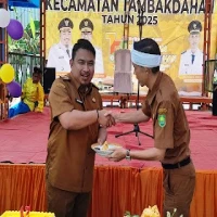 17 Tahun Kecamatan Tambakdahan di Subang, Camat: Mudah-mudahan Tak Ada Lagi Jalan Rusak