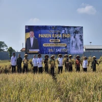 Panen Raya di Lapas Subang, Hasilkan 12 Ton Padi