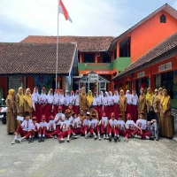 Sederhana, Kelulusan di SD Negeri Sagalaherang IV Digelar Penuh Empati dan Kebersamaan