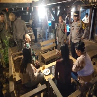 TNI-Polri dan Satpol PP Subang Patroli, Ingatkan Pelajar Jangan Keluyuran Malam Hari