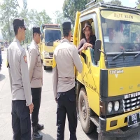 Usai Bupati Reynaldy Ngamuk, Aparat Kepolisian di Jalancagak Langsung Razia Truk Langgar Waktu Operasional