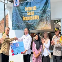 PT Bandar Krida Jala Salurkan Bantuan CSR untuk Pasien Tumor Mata di Subang