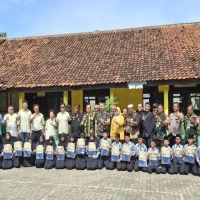 Pemda Subang Apresiasi PT Meiloon Technology Indonesia, Bagikan CSR ke 5 SD