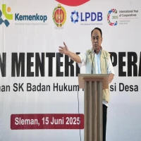 Terbentuk 100% Kopdeskel Merah Putih di Sleman, Menkop: Mendekatkan Teknologi dan Akses Modal ke Warga Desa