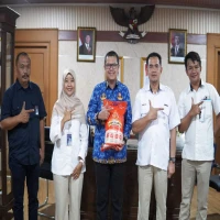 Wakil Bupati Subang, Agus Masykur Rosyadi, Apresiasi Bulog Mampu Serap 49.012 Ton Beras