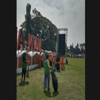 Usai Aksi Bela Palestina, DLH Gercep Bersihkan Sampah Alun Alun Subang
