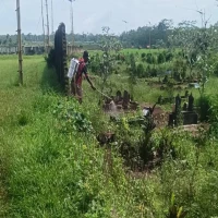 Karang Taruna Desa Cimanglid Semprot Disinfektan di TPU, Wujud Kepedulian Terhadap Kebersihan dan Kesehatan Lingkungan