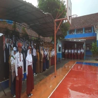 Hari Pertama Masuk Sekolah Disambut Hujan, Disdikbud Subang Pastikan MPLS Ramah