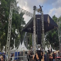 Panggung Acara Syukuran Pernikahan Putra KDM yang Akan Digelar Malam Hari Dibongkar, Buntut Tragedi Tiga Orang Meninggal
