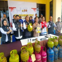 Polres Purwakarta Tangkap 3 Pelaku Oplos Gas Subsidi, Terancam Denda Rp60 Miliar