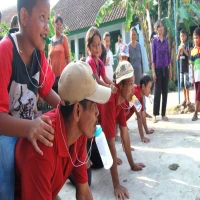 10 Ide Lomba 17 Agustus untuk Bapak-Bapak yang Lucu dan Bikin Ngakak
