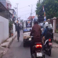 Bendera One Piece Berkibar di Jalanan Subang
