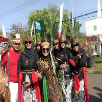 Sambut HUT RI ke-80, Disdikbud Subang Gelar Karnaval Kostum Unik