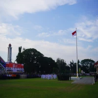 Upacara Penurunan Bendera Merah Putih di Subang Berlangsung Khidmat, Masyarakat Antusias Menyaksikan