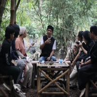 Terap Festival 2025: “Caang Mumbul Dina Batok” Hidupkan Teater di Ruang Publik Bandung