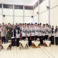 Bupati Reynaldy Lantik Pengurus PGRI Subang Periode 2025-2030