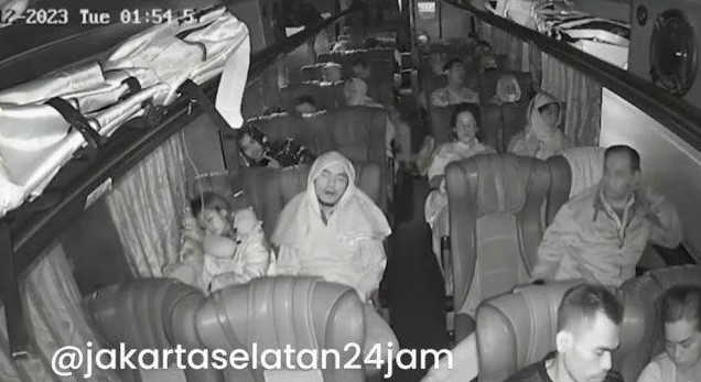 Aksi Pencurian Laptop di Bus Sinar Jaya Terekam CCTV, Pelaku Ganti dengan Keramik