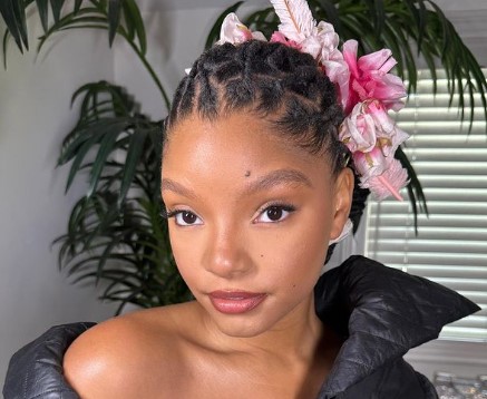 Dituduh Sembunyikan Kehamilannya, Halle Bailey Beri Respons Tak Terduga