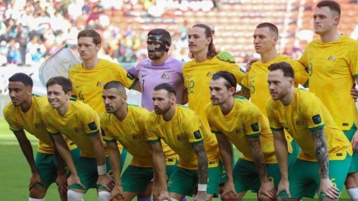 Skuad Australia saat melawan India pada pertandingan Grup B Piala Asia 2023 di Ahmad Bin Ali Stadium, Al Rayyan, Qatar. Sumber (NAJEEB ALMAHBOOBI/AFP)