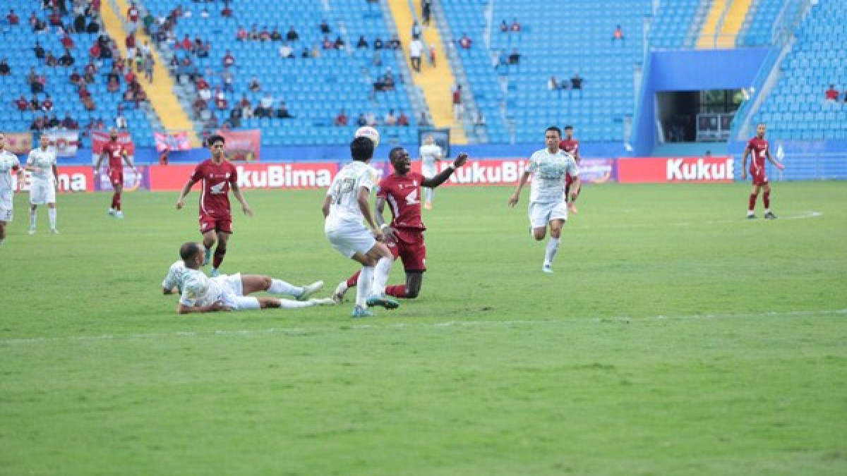 Foto: PSM Makassar bermain imbang 0-0 lawan Persib Bandung di Stadion Batakan dalam laga Liga 1 2024/2025. Sumber (Dok. PSM Makassar)