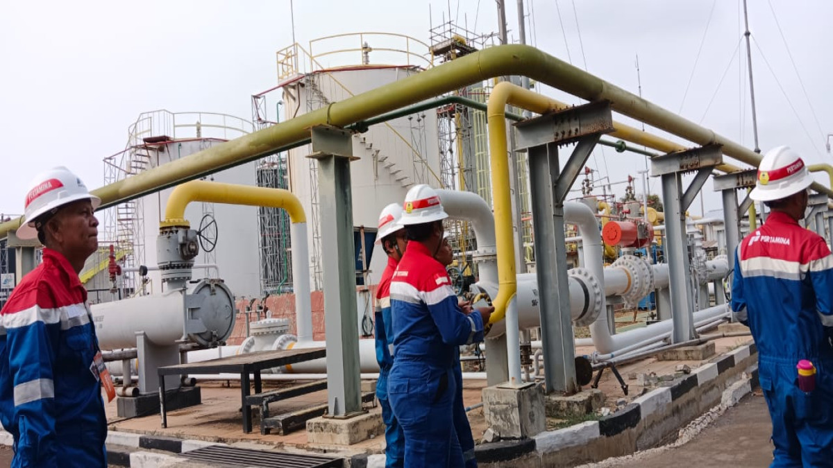 Awak media saat mengunjungi SP Subang yang berada di Cidahu, Pagaden Barat, Subang, Selasa (8/9). SP Subang berkontribusi besar menyalurkan gas ke industry di Jawa Barat.