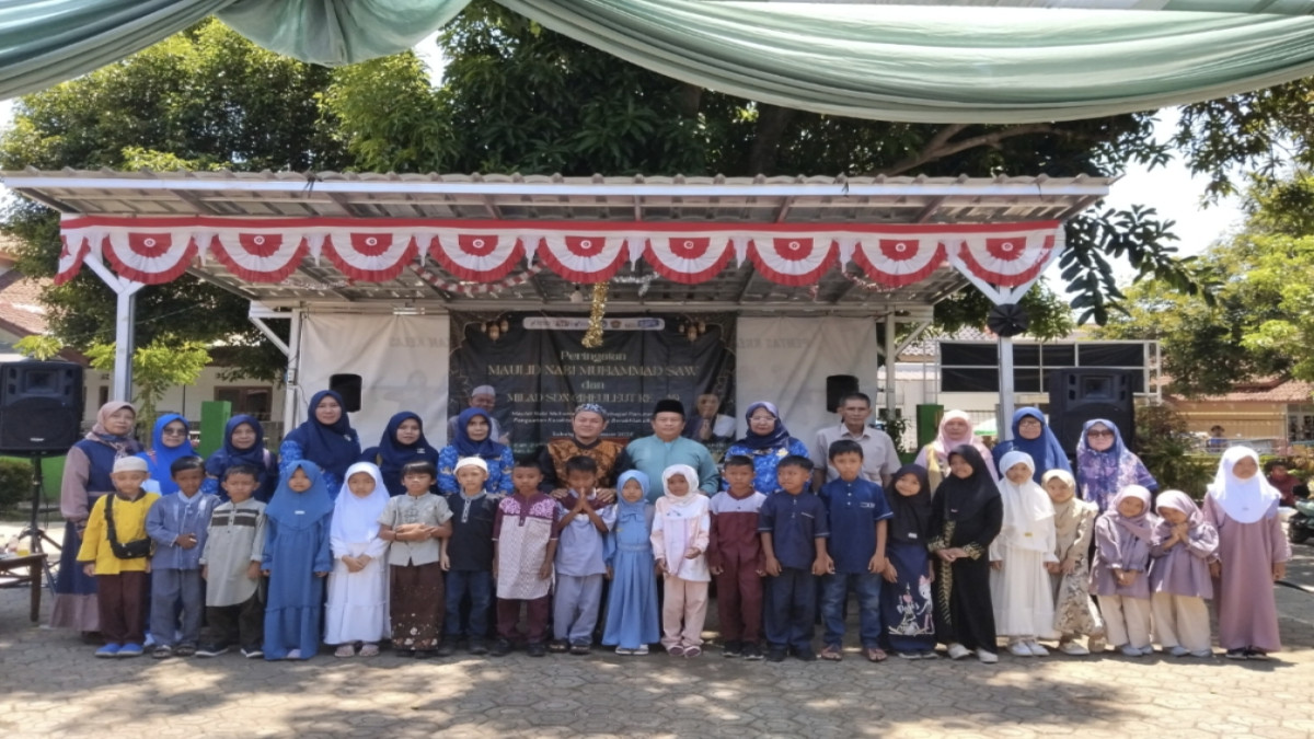 SDN Ciheulet Subang menggelar acara dalam memperingati Maulid Nabi Muhammad SAW sekaligus menyambut Hari Ulang Tahun (HUT) ke-40 sekolah bertepatan pada, Selasa (17/9).