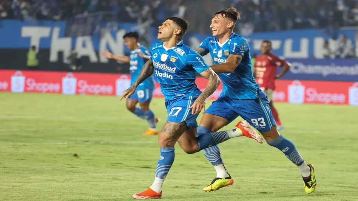 Selebrasi gol pemain Persib Bandung, Ciro Alves, lawan Bali United di leg 2 semifinal Championship Series BRI Liga 1 2023/2024 (c) sumber  Bola.com/Abdul Aziz