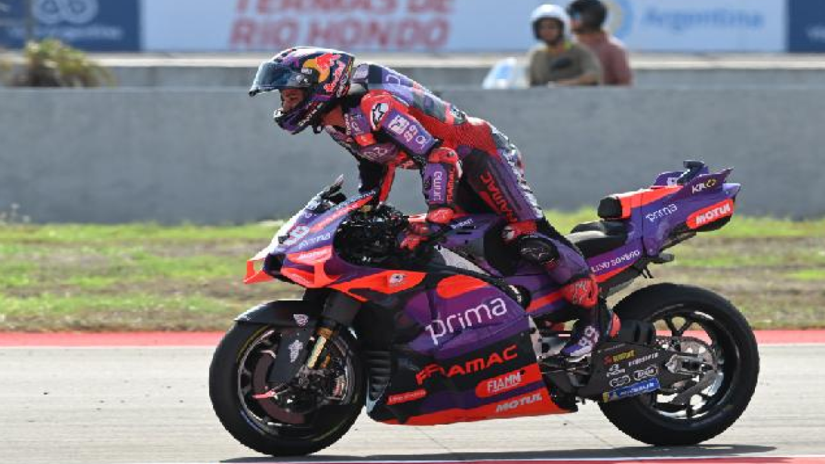 Pembalap Prima Pramac Jorge Martin berhasil memenangi MotoGP Mandalika Sumber (ANTARA/Akbar Nugroho Gumay)