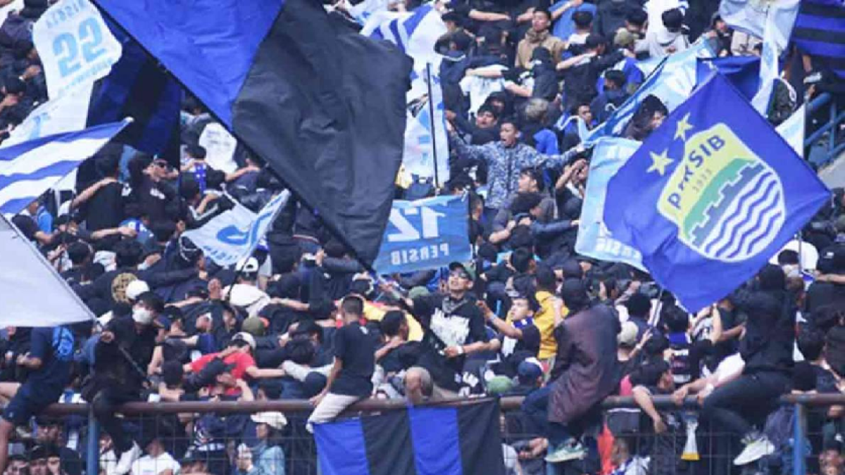 Persib Terus Ingatkan Bobotoh Soal Larangan Awayday Kontra Persebaya. | (Sumber : Persib.co.id)