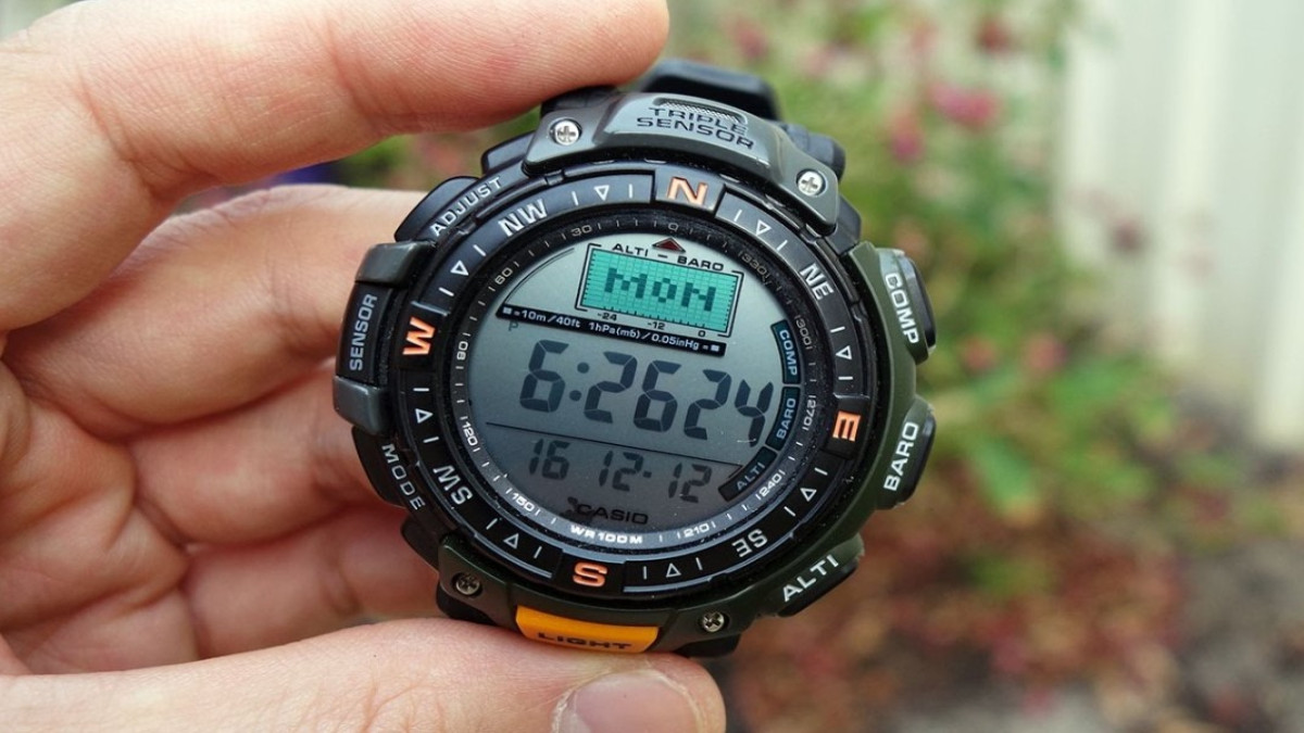 Spesifikasi Jam Tangan Casio Protrek Triple Sensor: Kombinasi Teknologi dan Ketangguhan