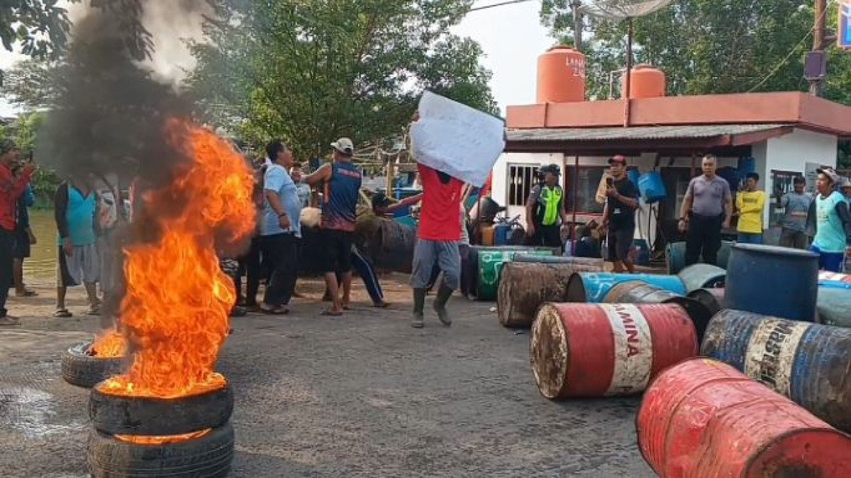 Pasokan Solar Kurang, Nelayan Blanakan Subang Mengamuk